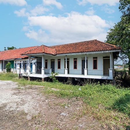 Hotel Spot On 92832 Al Mahira Syariah Majalengka Exterior foto