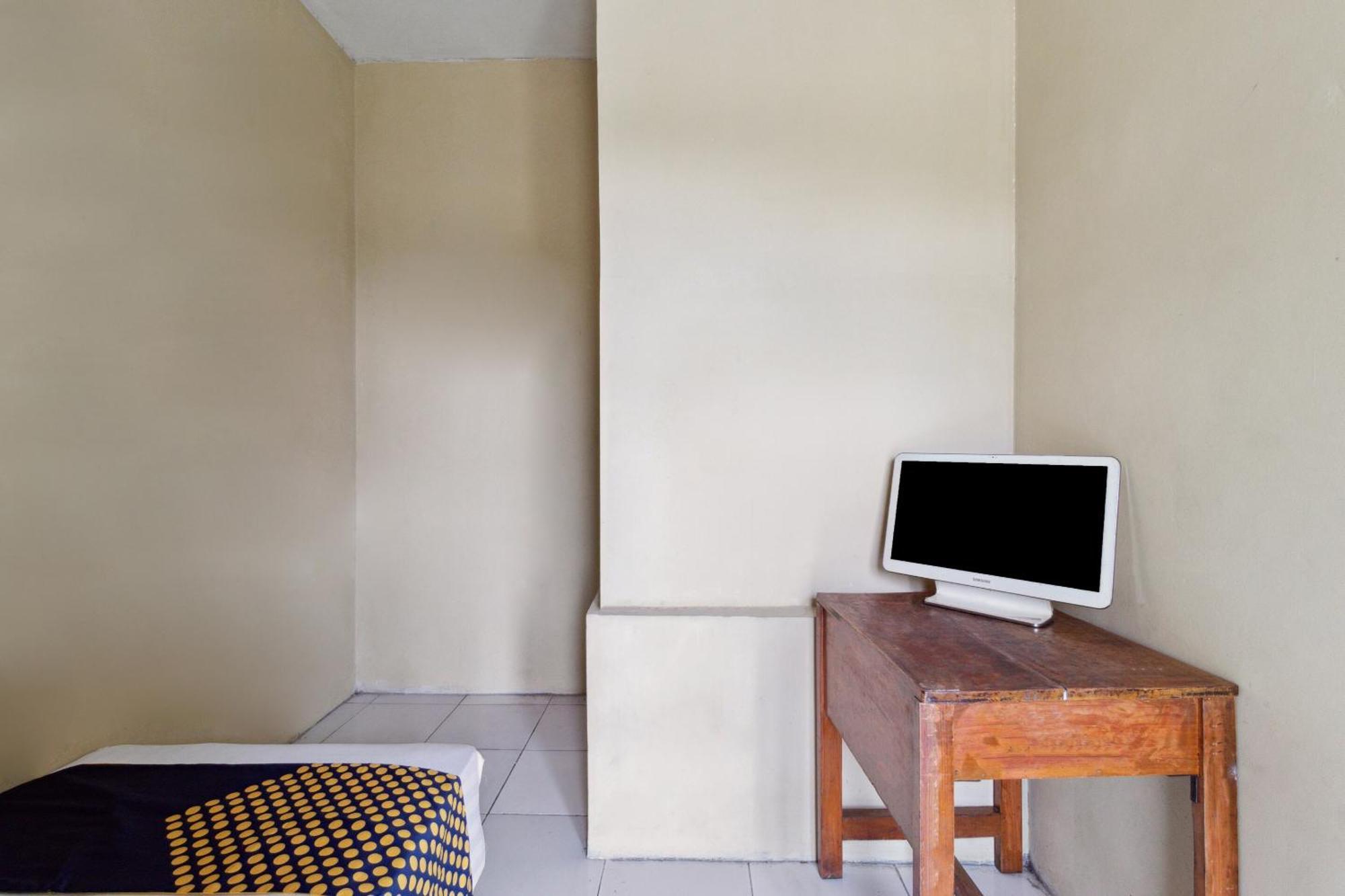 Hotel Spot On 92832 Al Mahira Syariah Majalengka Exterior foto